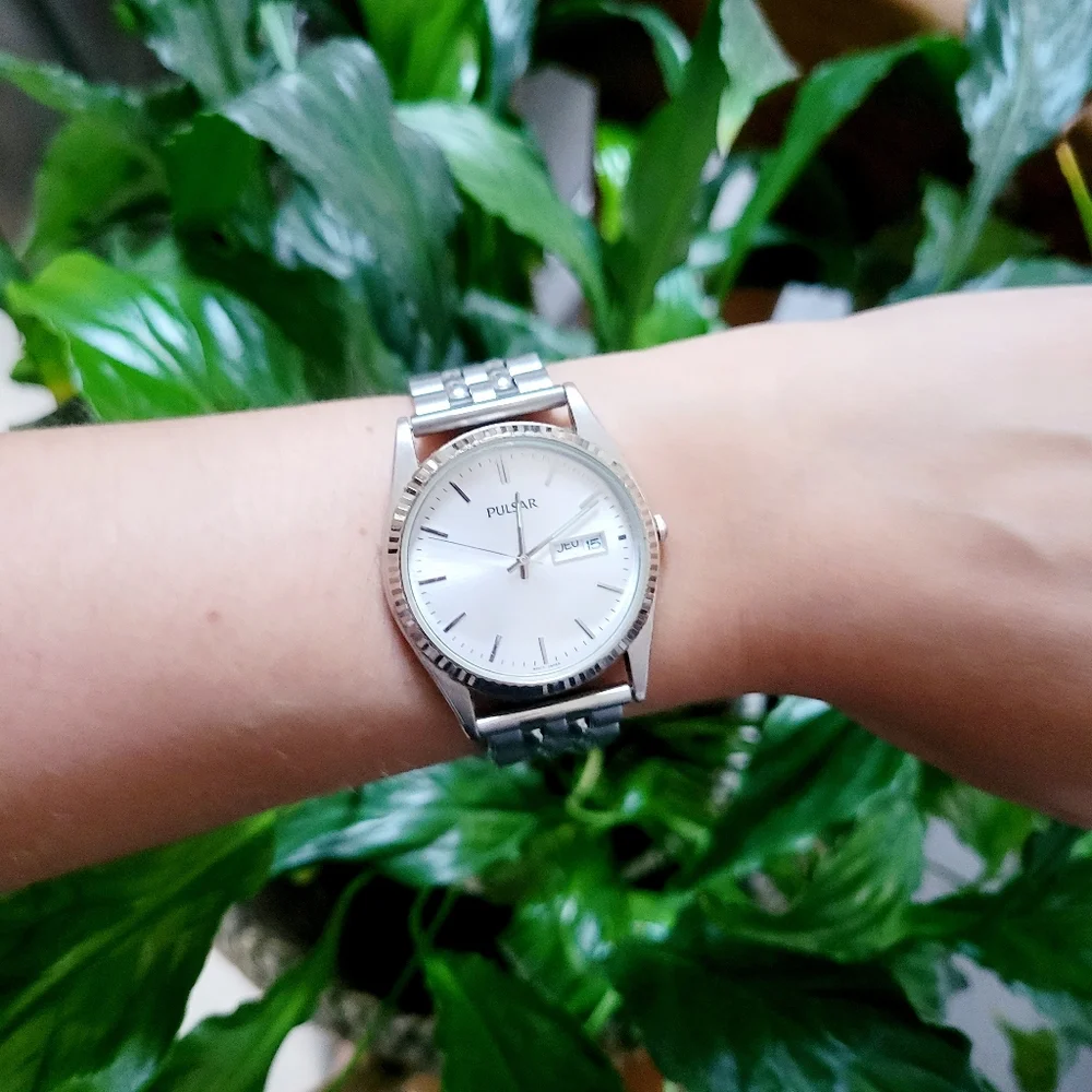 Classic Pulsar Silver Calendar Watch